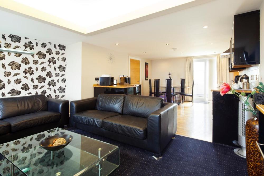 Queens Mansions: Princess Suite Μπλάκπουλ Εξωτερικό φωτογραφία